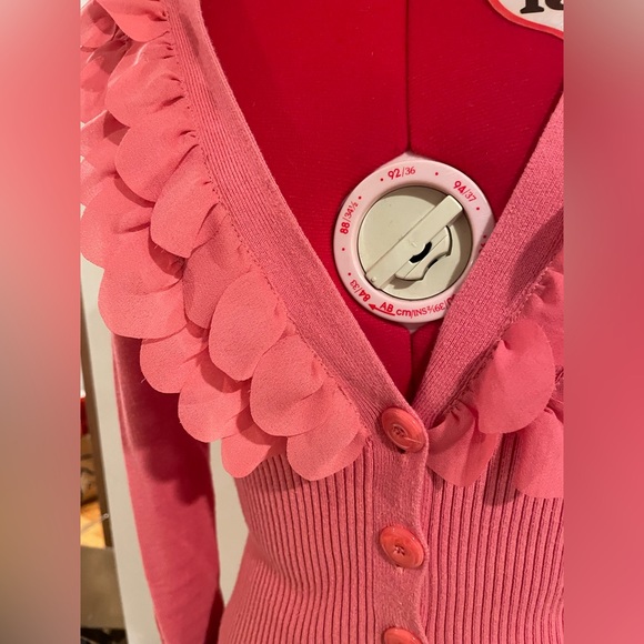 2FOR$30 Y2K Coral Pink Flower Appliqué 3/4 Sleeve Knit Cardigan Sweater - Picture 2 of 11